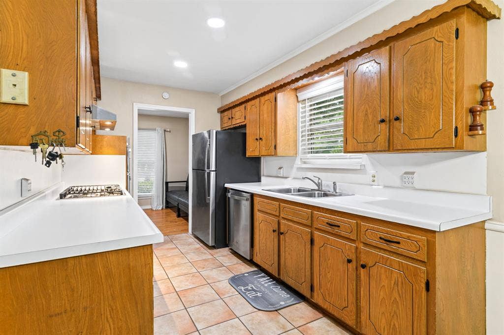 2630 Briarcove Drive, Plano, TX 75074 2630 Briarcove Drive, Plano, TX 75074