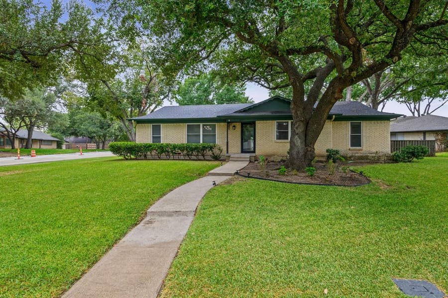 Property photo for 2630 Briarcove Drive, Plano, TX