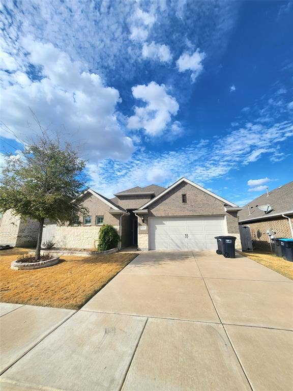 Property photo for 6120 Fall Creek Lane, Fort Worth, TX