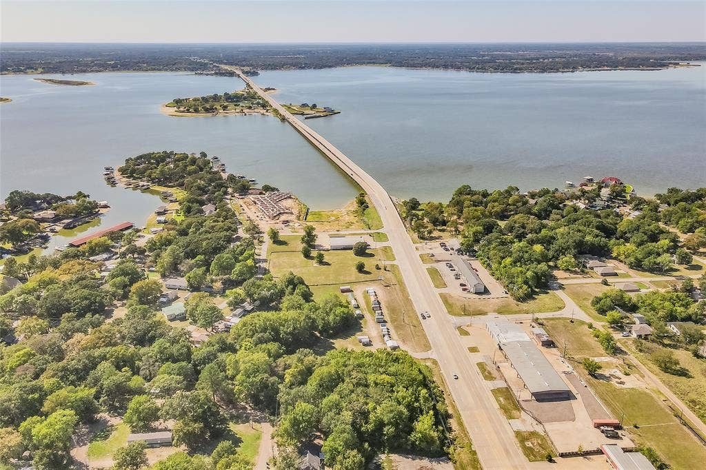 2715 W Main Street, Gun Barrel City, TX 75156 2715 W Main Street, Gun Barrel City, TX 75156