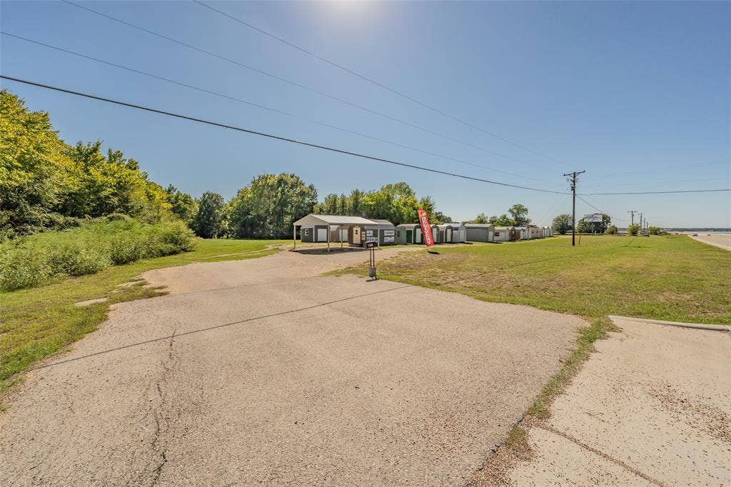 2715 W Main Street, Gun Barrel City, TX 75156 2715 W Main Street, Gun Barrel City, TX 75156
