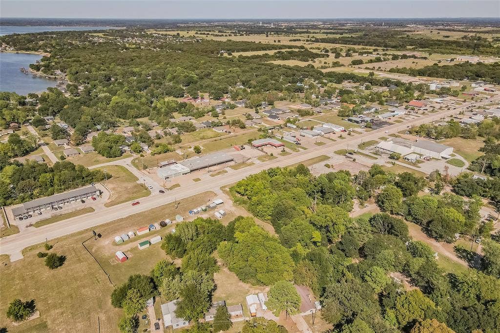 2715 W Main Street, Gun Barrel City, TX 75156 2715 W Main Street, Gun Barrel City, TX 75156