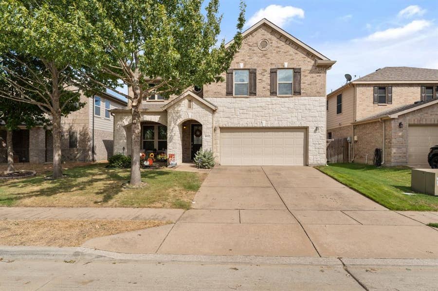 Property photo for 8932 Winding Valley Drive, Fort Worth, TX
