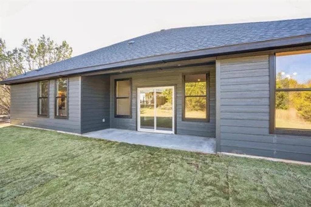 5713 Stonegate Circle, Granbury, TX 76048 5713 Stonegate Circle, Granbury, TX 76048