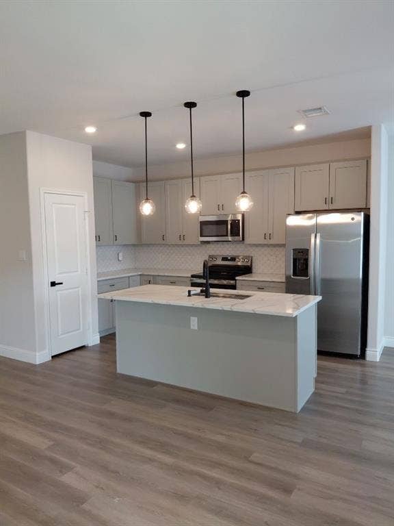 5713 Stonegate Circle, Granbury, TX 76048 5713 Stonegate Circle, Granbury, TX 76048