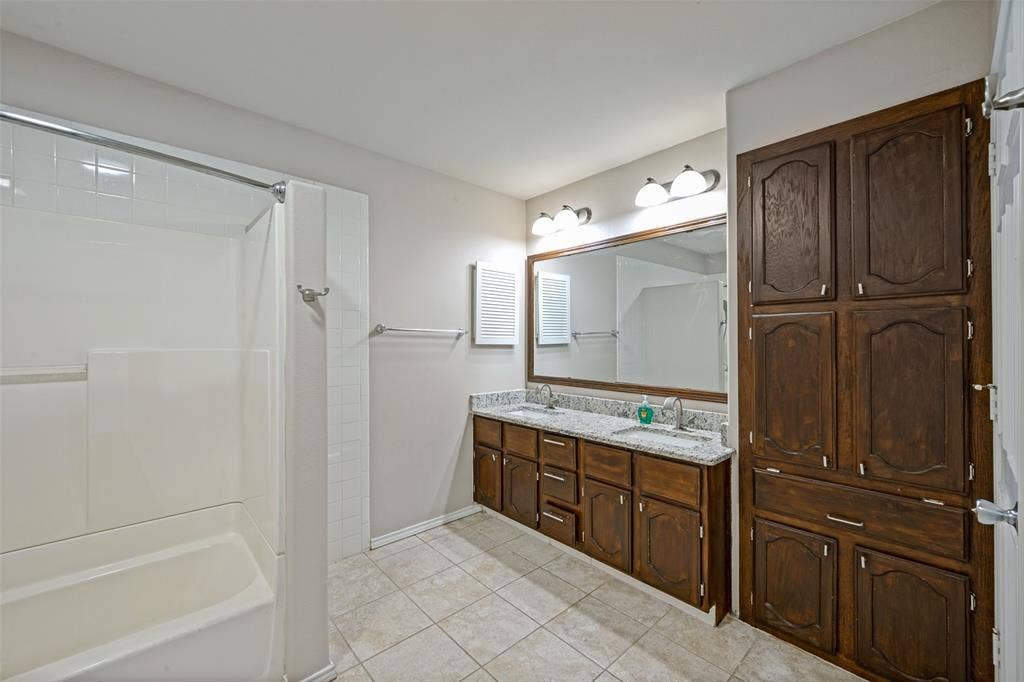 256 Jefferson Parkway, Fort Worth, TX 76107 256 Jefferson Parkway, Fort Worth, TX 76107