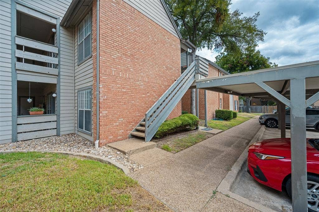 256 Jefferson Parkway, Fort Worth, TX 76107 256 Jefferson Parkway, Fort Worth, TX 76107