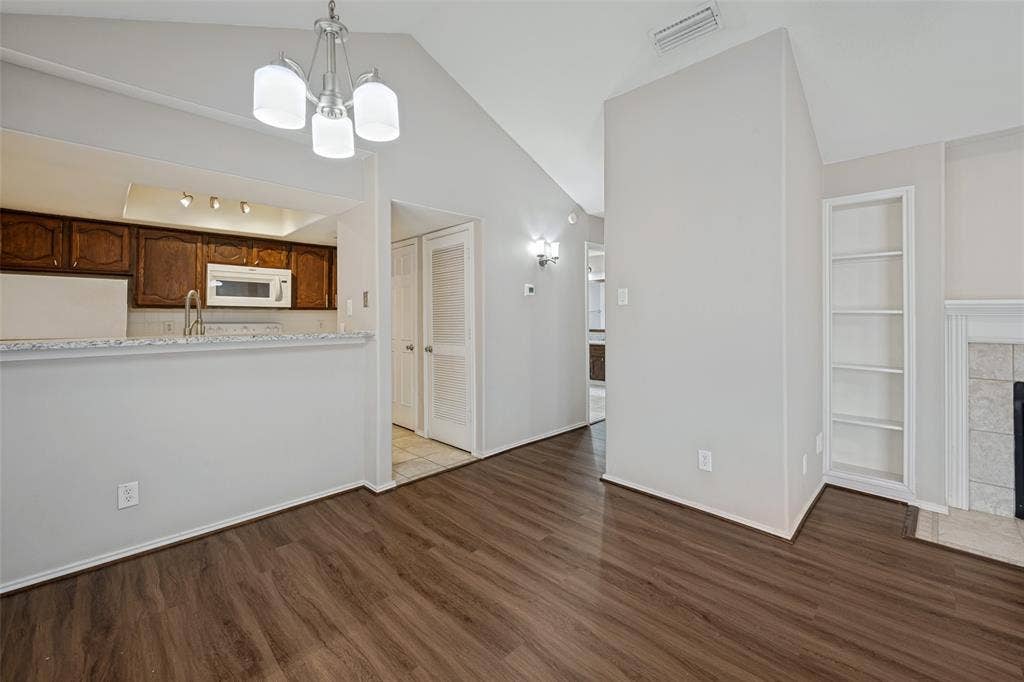 256 Jefferson Parkway, Fort Worth, TX 76107 256 Jefferson Parkway, Fort Worth, TX 76107