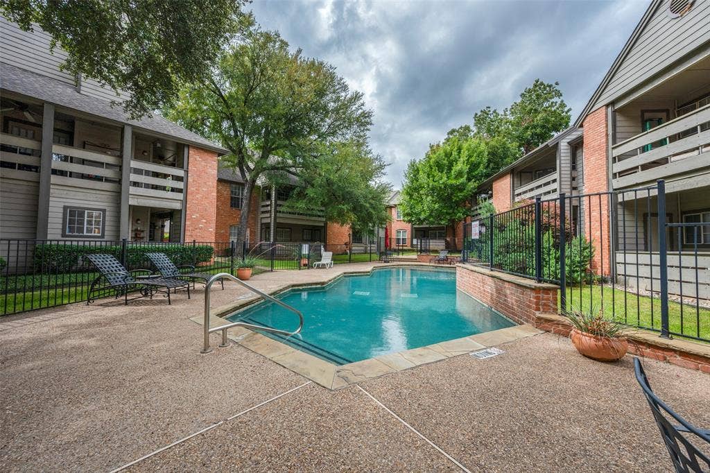 256 Jefferson Parkway, Fort Worth, TX 76107 256 Jefferson Parkway, Fort Worth, TX 76107