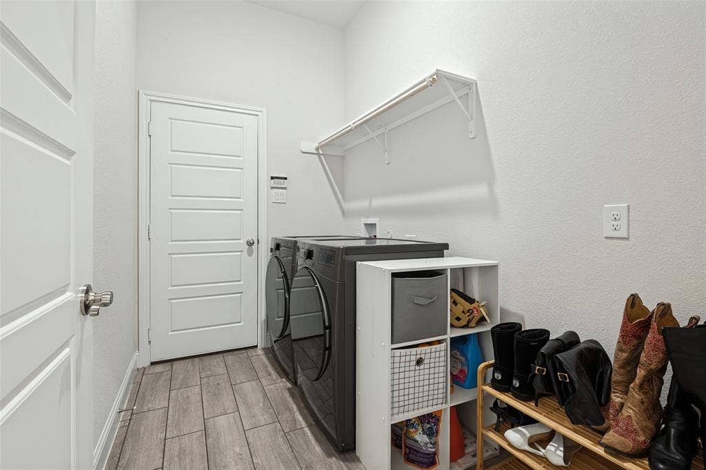 709 Winecup Way, Midlothian, TX 76065 709 Winecup Way, Midlothian, TX 76065
