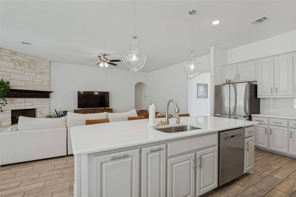 709 Winecup Way, Midlothian, TX 76065 709 Winecup Way, Midlothian, TX 76065