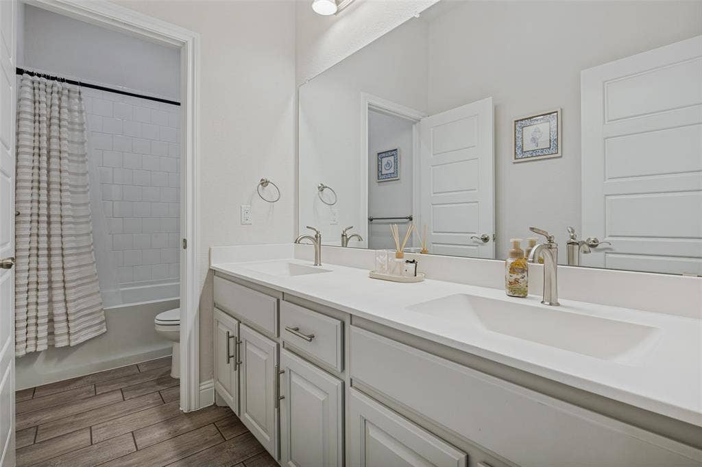 709 Winecup Way, Midlothian, TX 76065 709 Winecup Way, Midlothian, TX 76065
