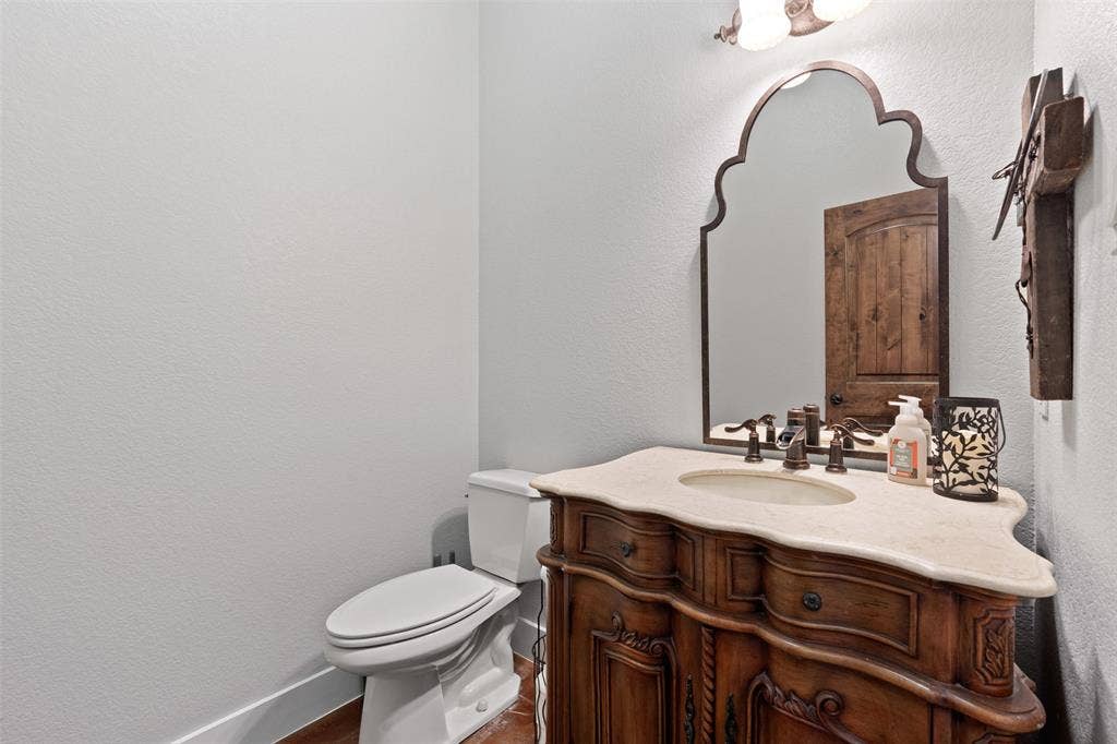 15949 E US Highway 190, Rogers, TX 76569
