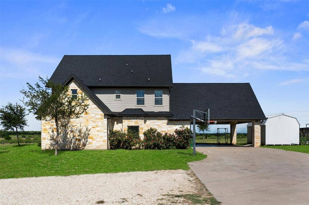 15949 E US Highway 190, Rogers, TX 76569