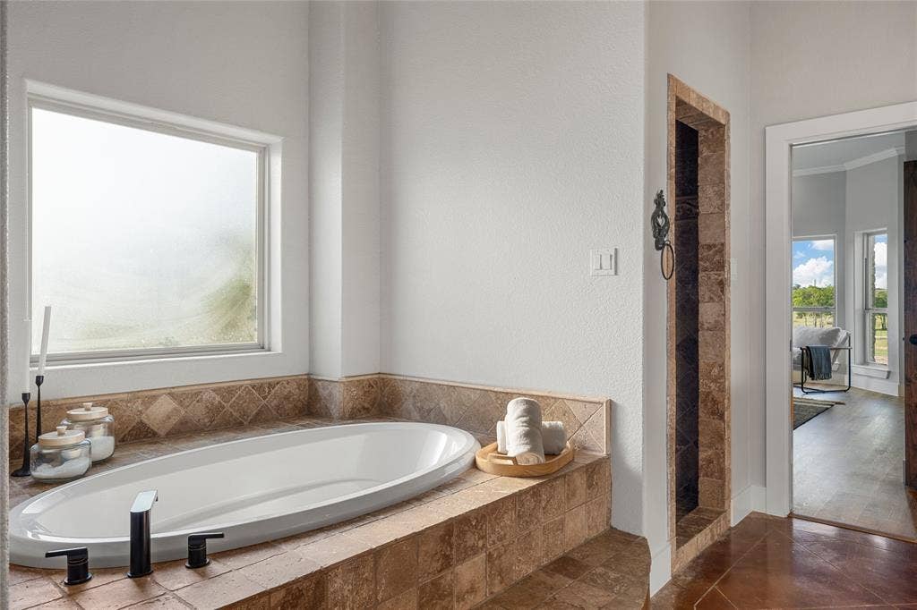 15949 E US Highway 190, Rogers, TX 76569