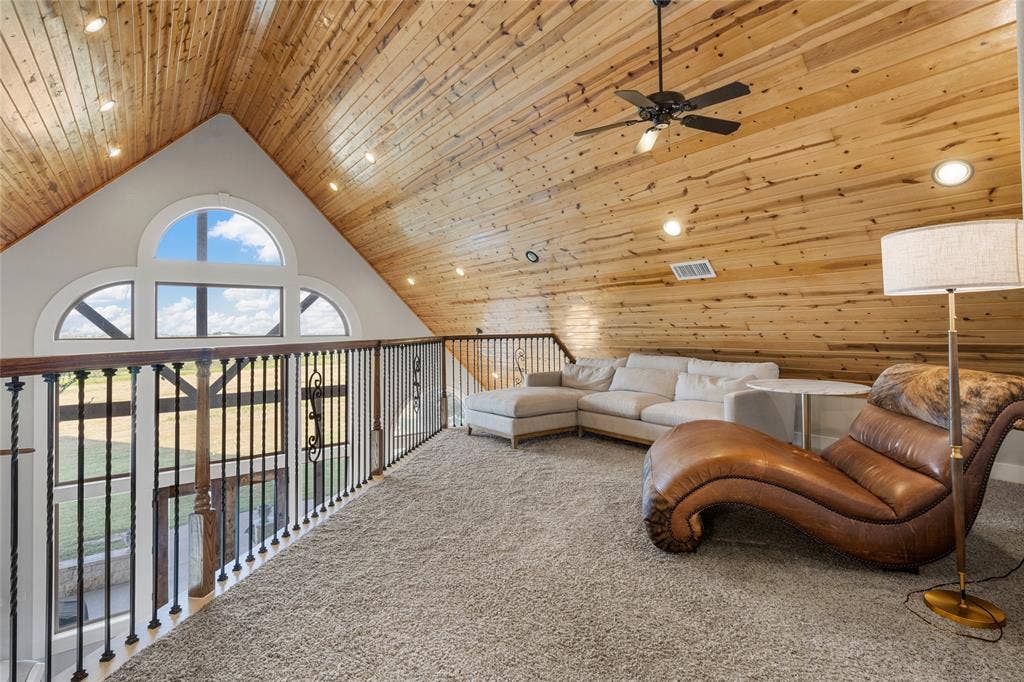 15949 E US Highway 190, Rogers, TX 76569