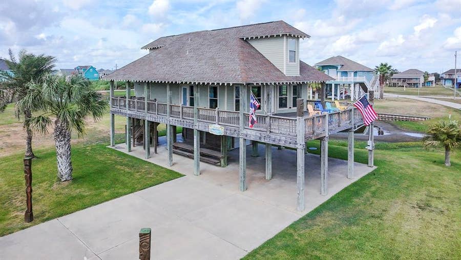 Property photo for 2009 Lakeview, Crystal Beach, TX