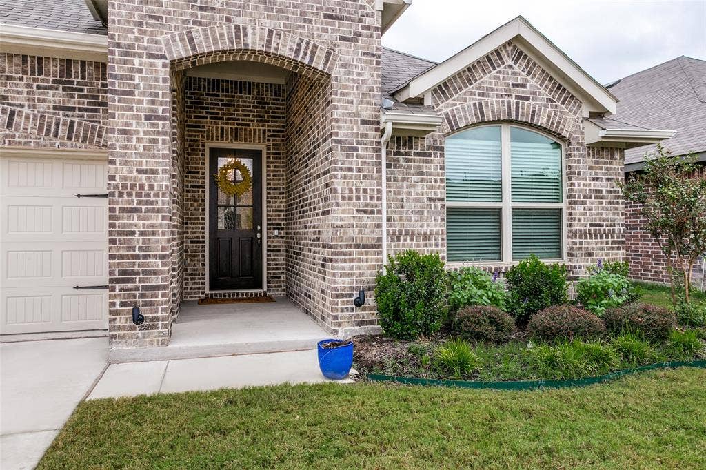 5924 Pine River Lane, Fort Worth, TX 76179