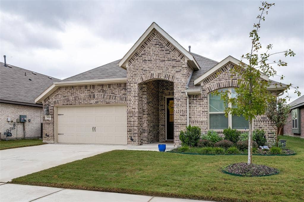 5924 Pine River Lane, Fort Worth, TX 76179