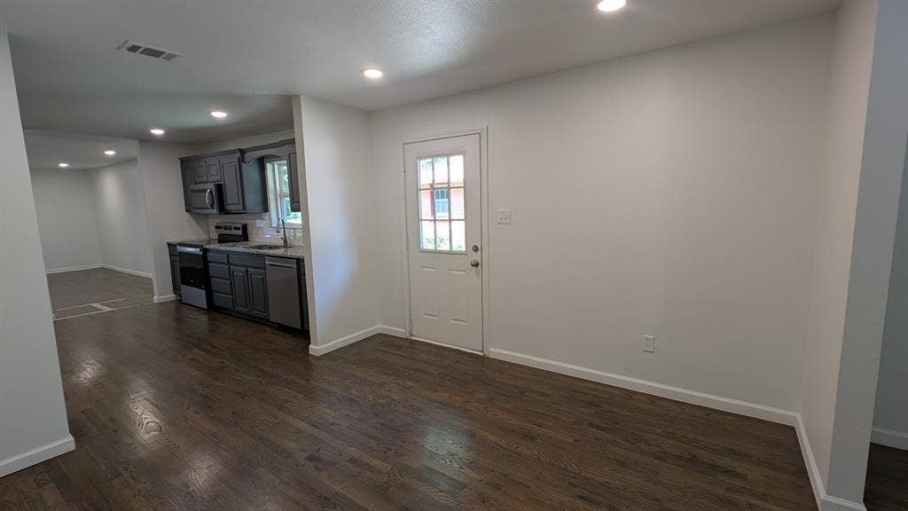 1406 Eastus Drive, Dallas, TX 75208 1406 Eastus Drive, Dallas, TX 75208