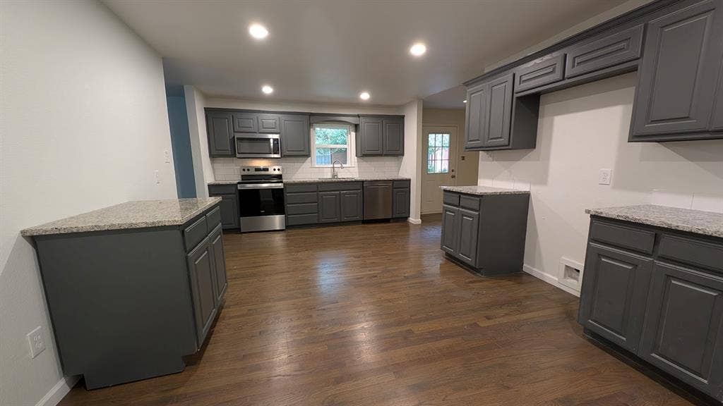1406 Eastus Drive, Dallas, TX 75208 1406 Eastus Drive, Dallas, TX 75208