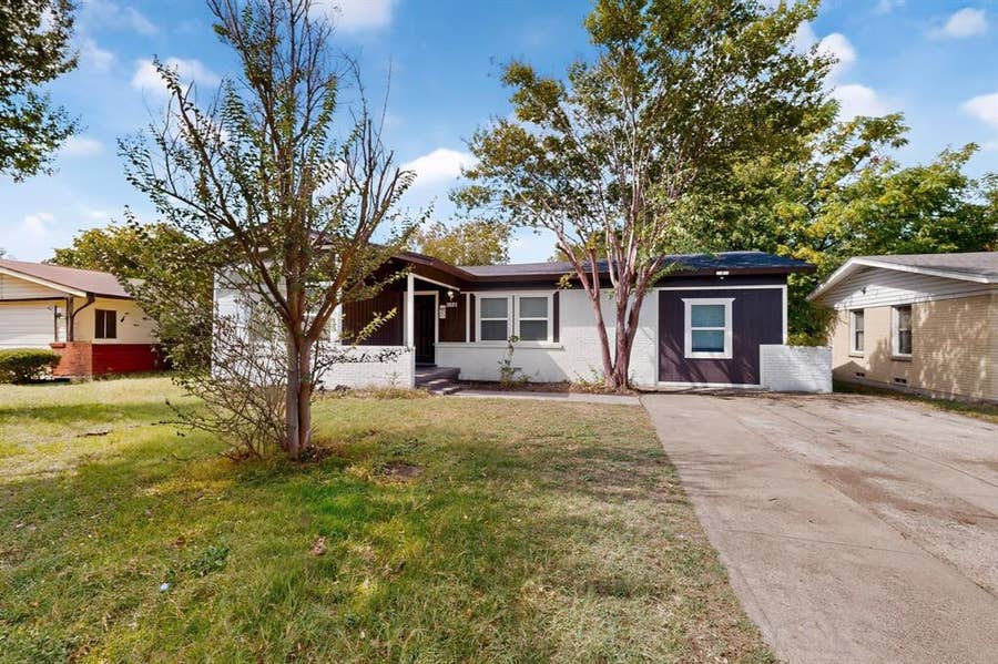 Property photo for 3831 Vanette Lane, Dallas, TX