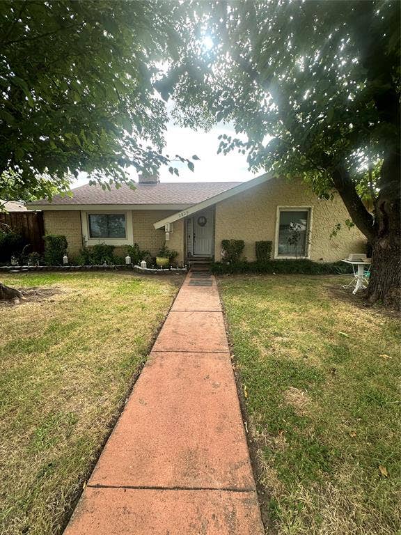 Property photo for 2829 Tanglewood Drive, Lancaster, TX