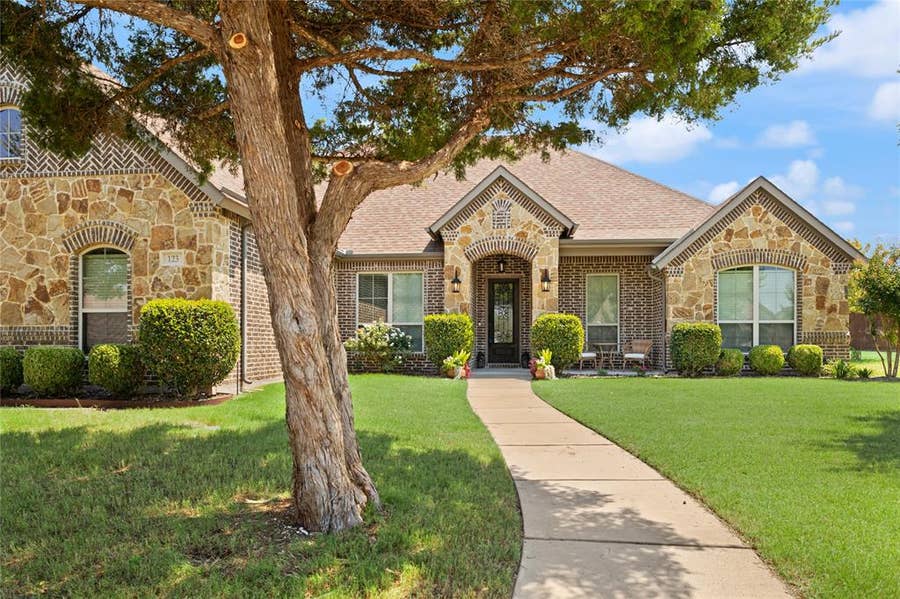 Property photo for 123 Claremont Drive, Ovilla, TX