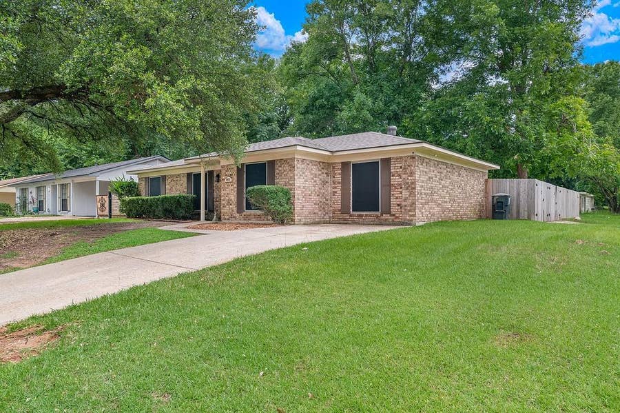 Property photo for 9000 Lone Oak Drive, Shreveport, LA