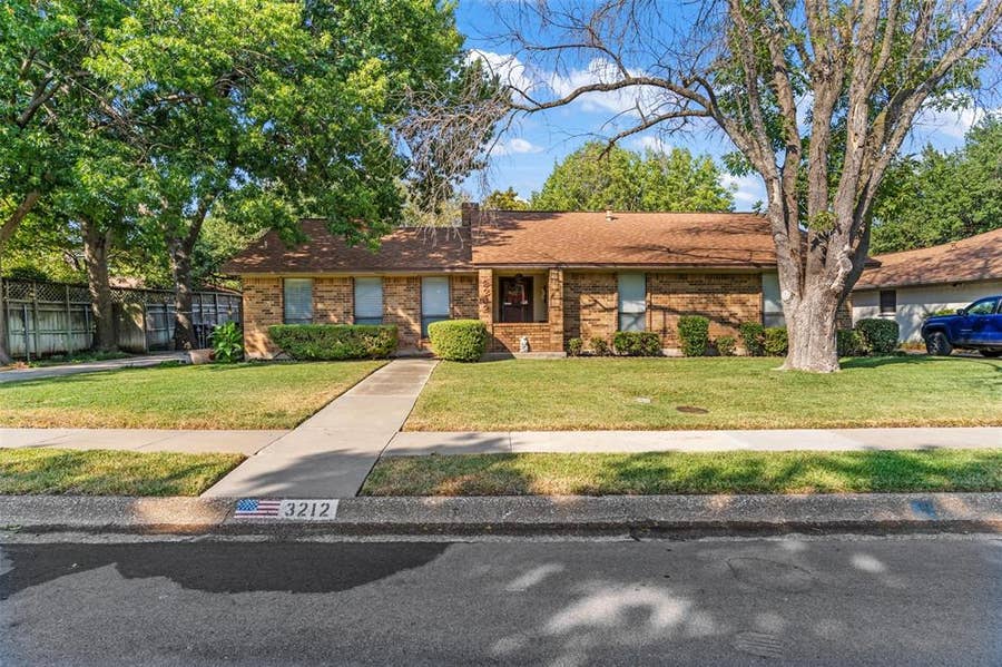Property photo for 3212 Dunes Street, Denton, TX