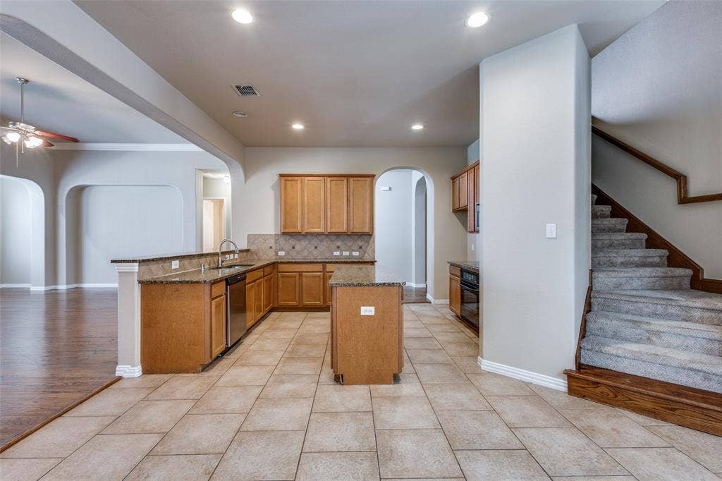 7204 Meredith Court, McKinney, TX 75071 7204 Meredith Court, McKinney, TX 75071