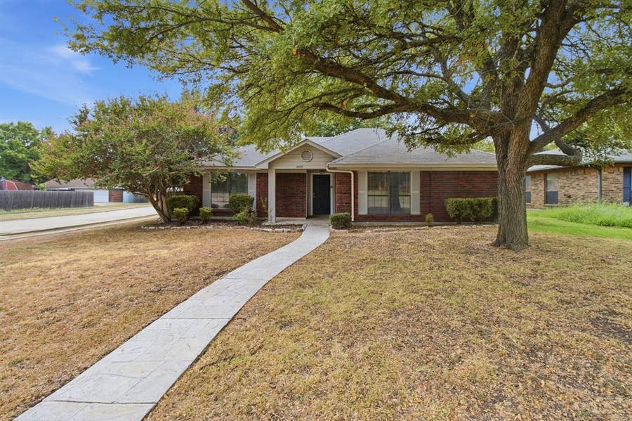 Property photo for 2222 Cortland Circle, Rowlett, TX