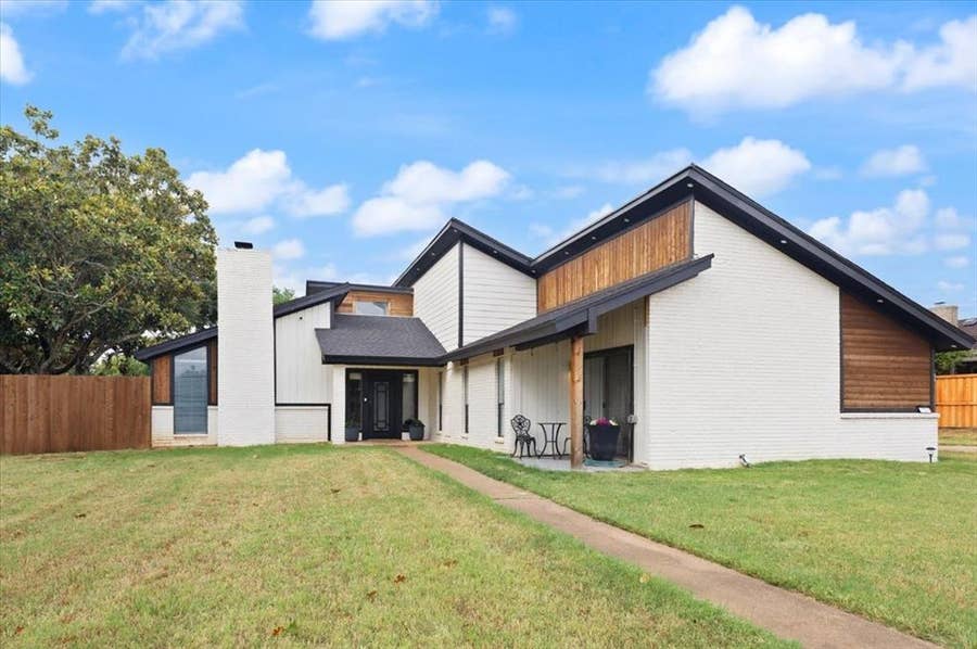 Property photo for 104 San Medina Lane, Joshua, TX