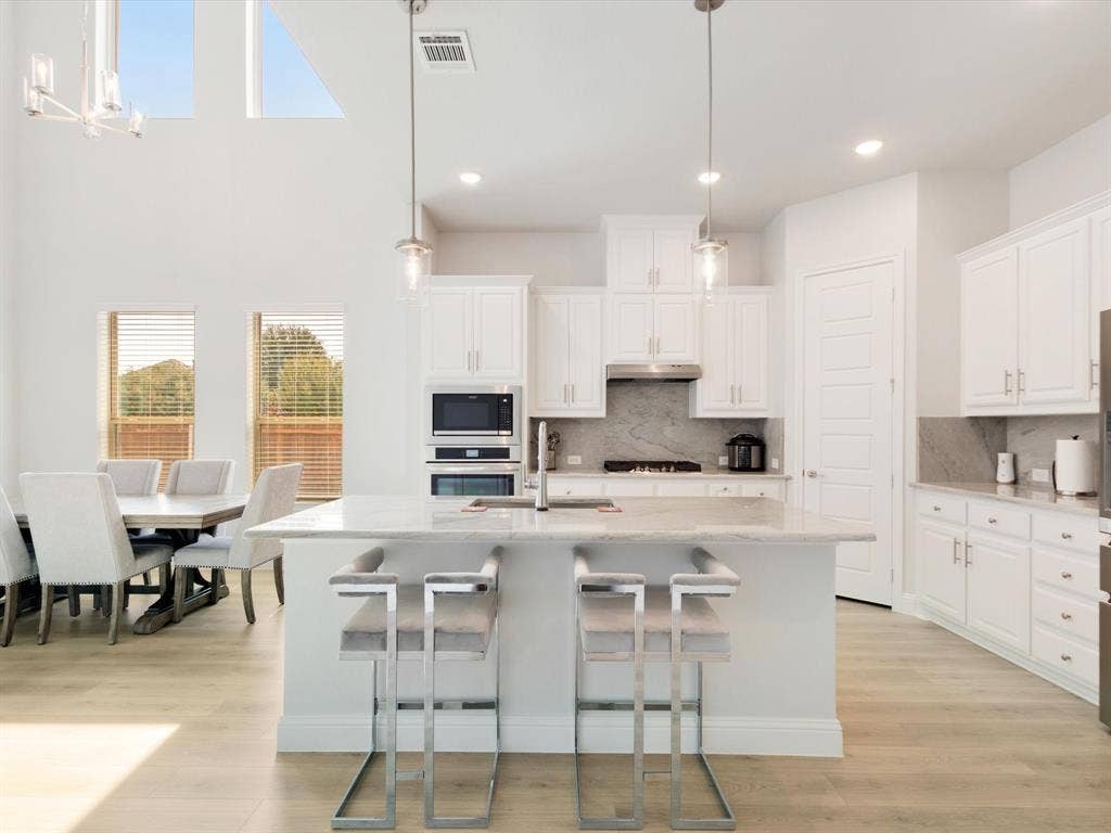 8933 Athens Drive, Denton, TX 76226 8933 Athens Drive, Denton, TX 76226