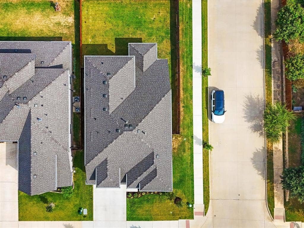8933 Athens Drive, Denton, TX 76226 8933 Athens Drive, Denton, TX 76226