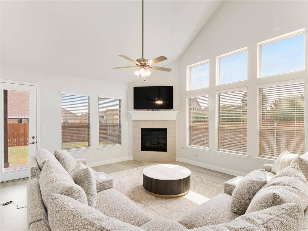 8933 Athens Drive, Denton, TX 76226 8933 Athens Drive, Denton, TX 76226
