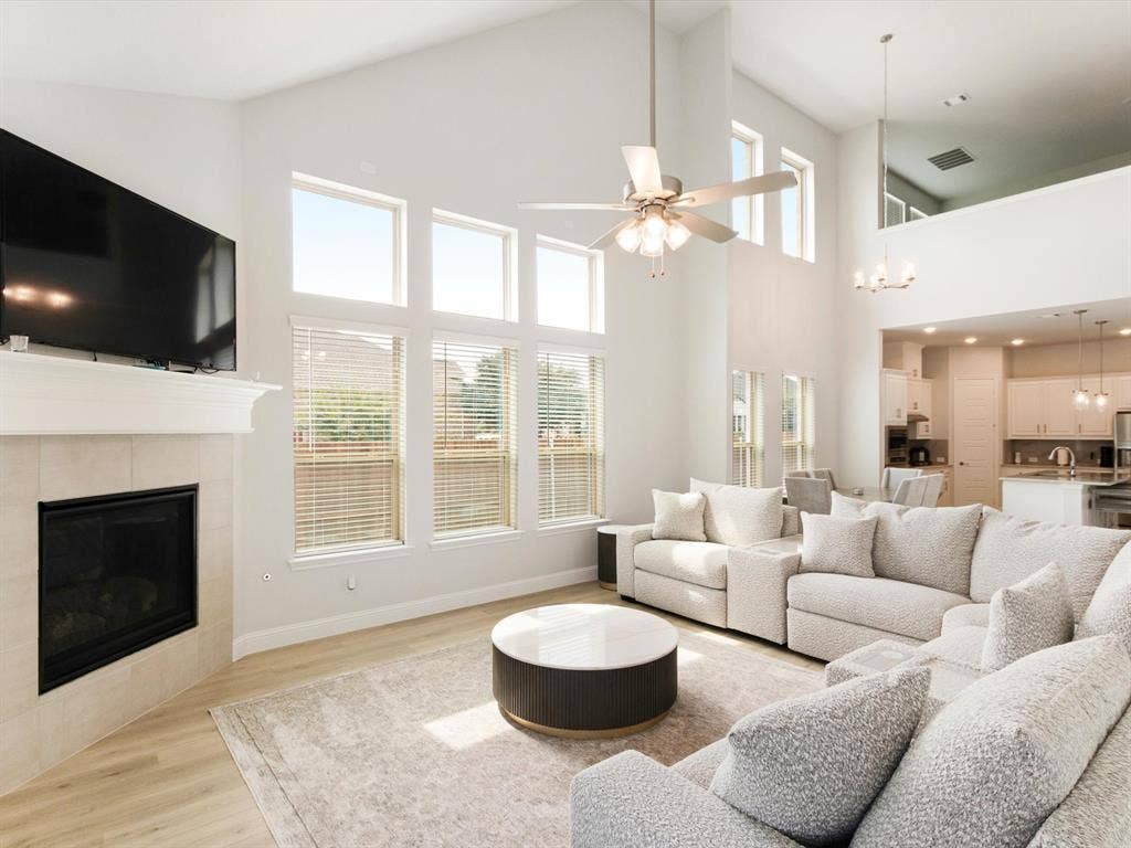 8933 Athens Drive, Denton, TX 76226 8933 Athens Drive, Denton, TX 76226