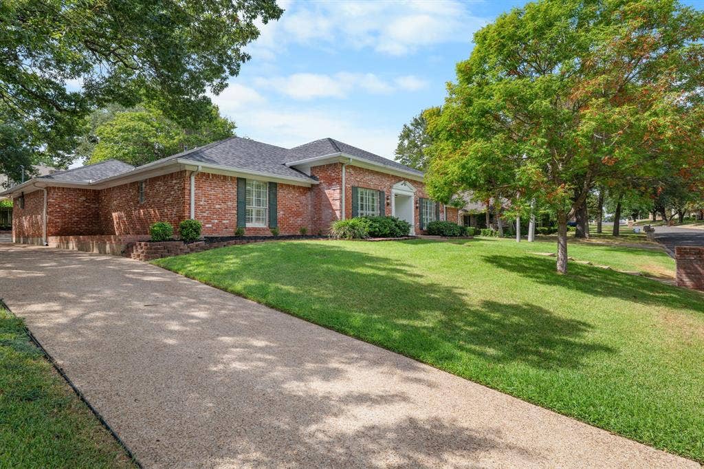 202 Trailview Drive, Woodway, TX 76712 202 Trailview Drive, Woodway, TX 76712