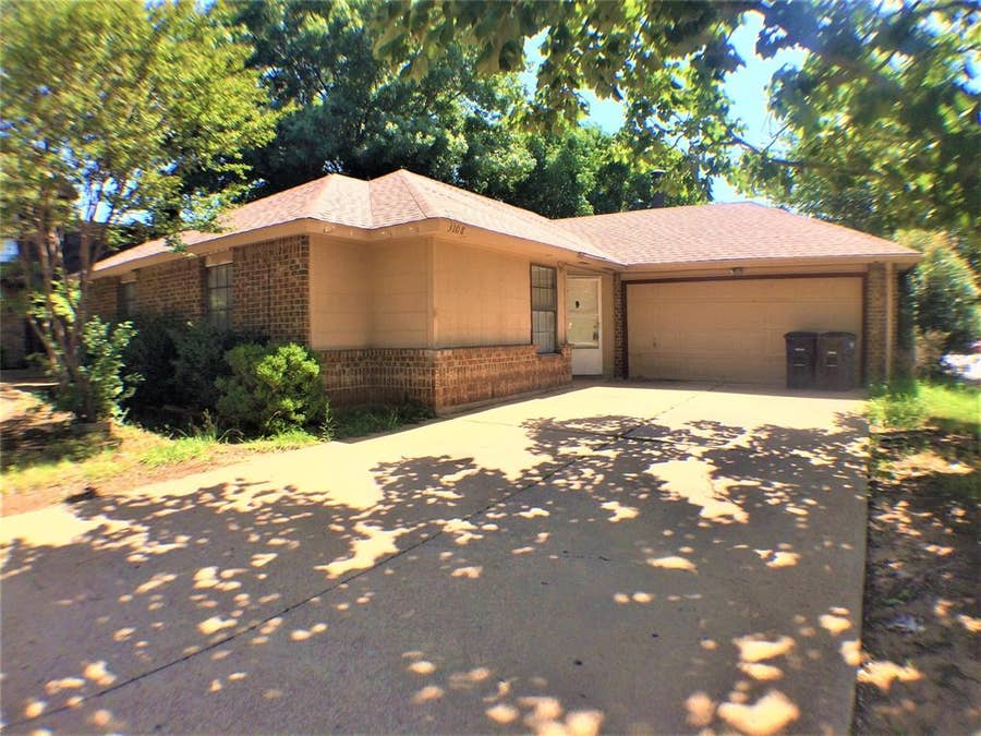 Property photo for 3108 Galemeadow Drive, Fort Worth, TX