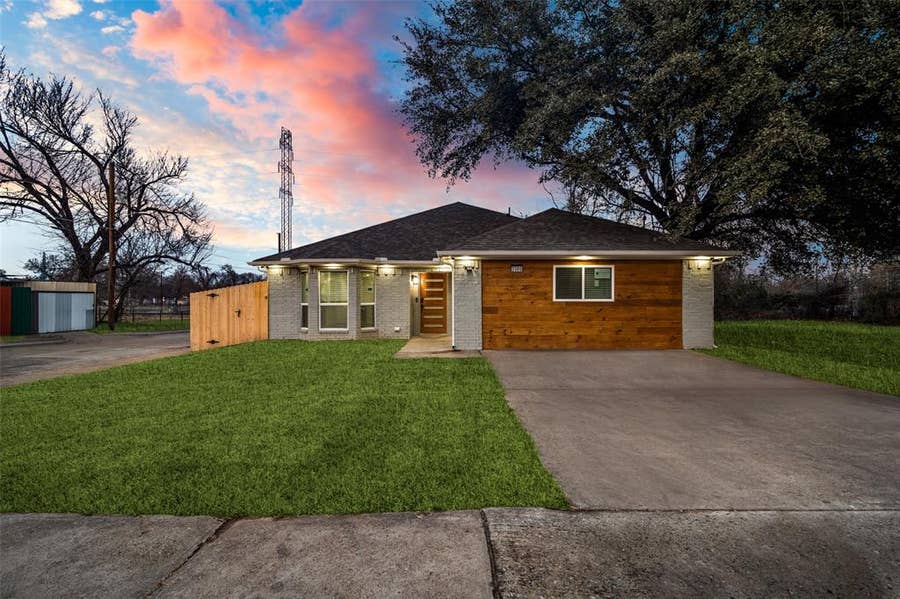 Property photo for 3500 Roberts Avenue, Dallas, TX