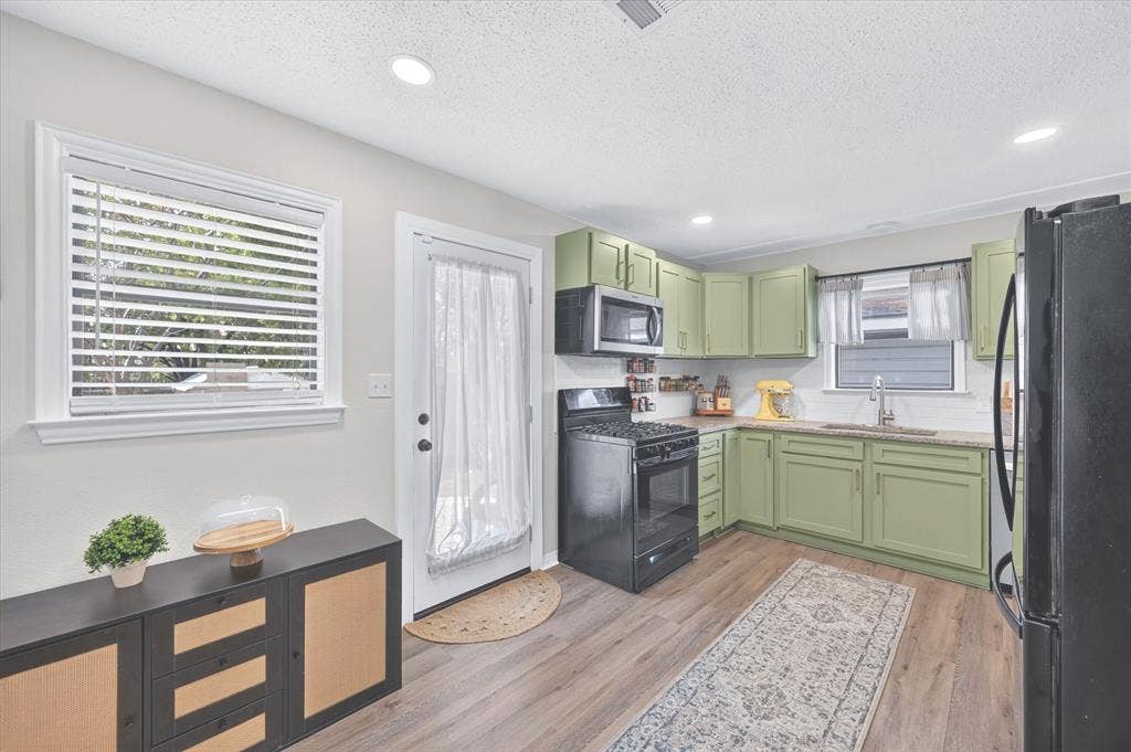 3228 Olive Place, Fort Worth, TX 76116 3228 Olive Place, Fort Worth, TX 76116