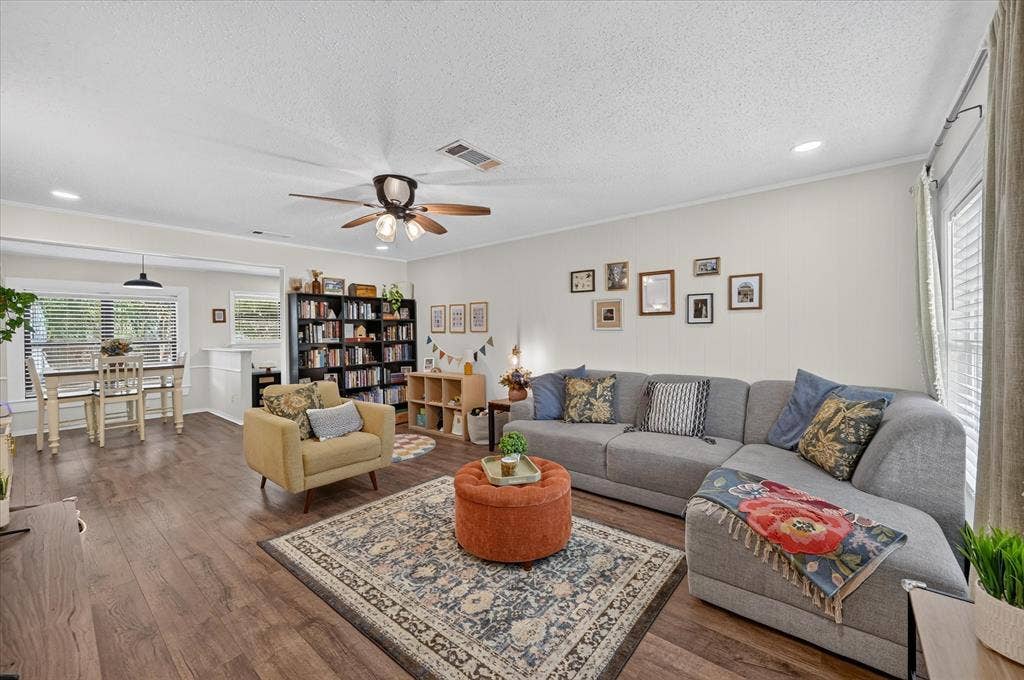 3228 Olive Place, Fort Worth, TX 76116 3228 Olive Place, Fort Worth, TX 76116