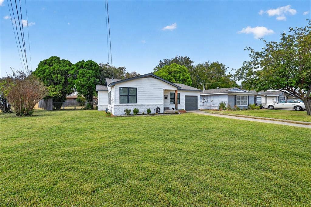 3228 Olive Place, Fort Worth, TX 76116 3228 Olive Place, Fort Worth, TX 76116