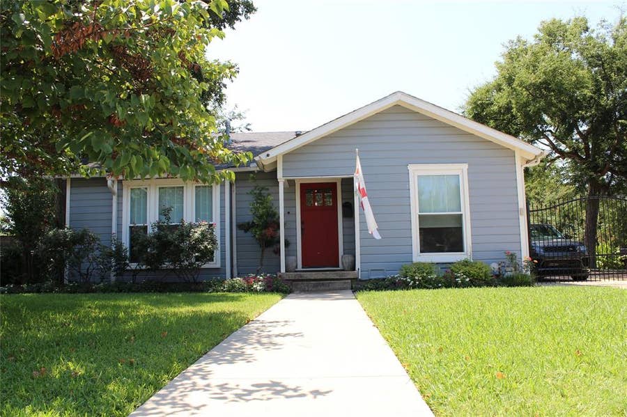 Property photo for 420 E Franklin Street, Grapevine, TX