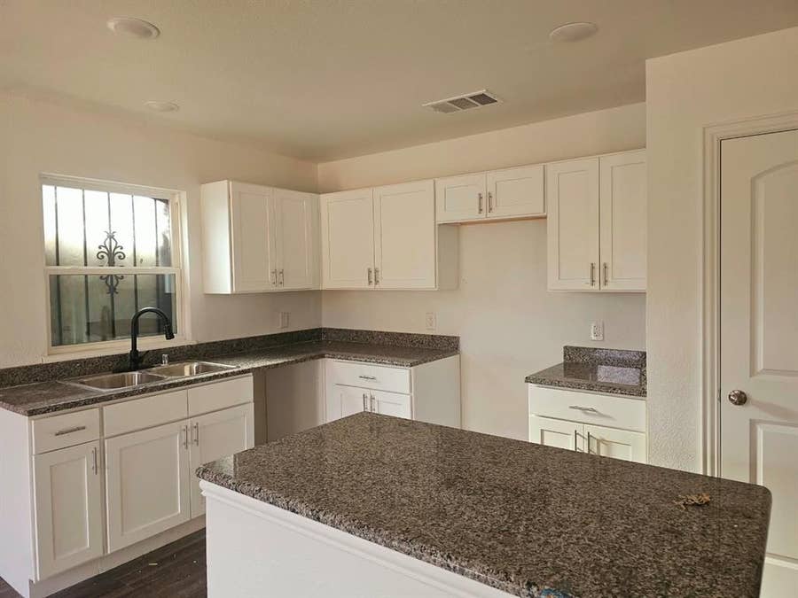Property photo for 1208 E Daggett Avenue, Fort Worth, TX