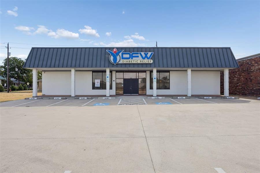Property photo for 208 N Hwy 377, Roanoke, TX