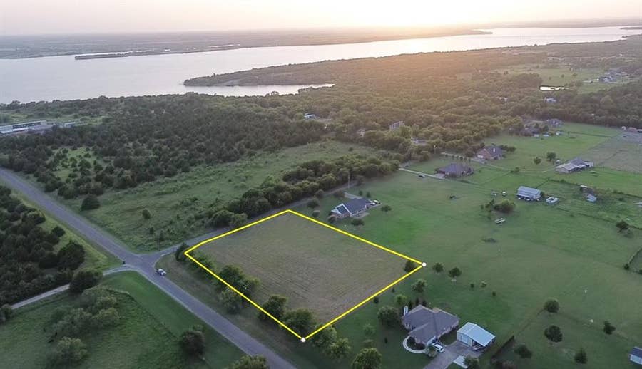 Property photo for TBD Lakeview Drive, Ennis, TX