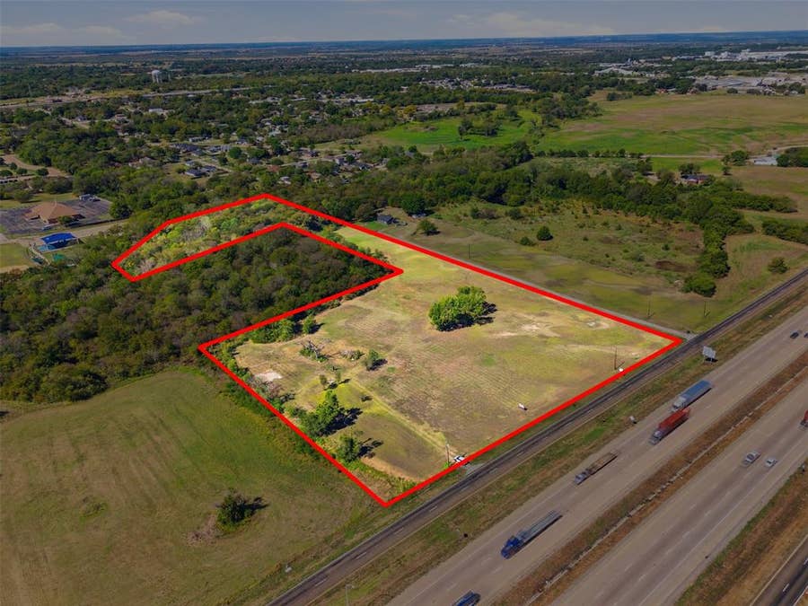 Property photo for 1105 S I-45, Ennis, TX