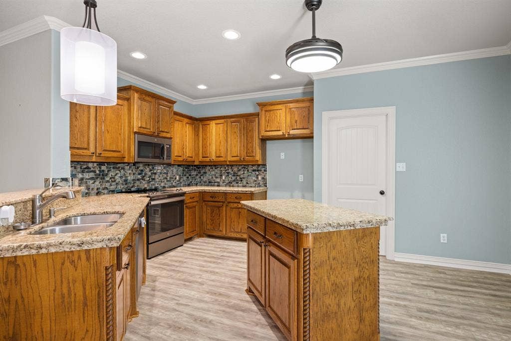 304 Jade Lane, Weatherford, TX 76086 304 Jade Lane, Weatherford, TX 76086