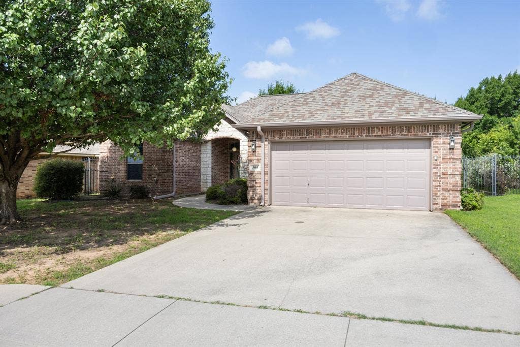 304 Jade Lane, Weatherford, TX 76086 304 Jade Lane, Weatherford, TX 76086